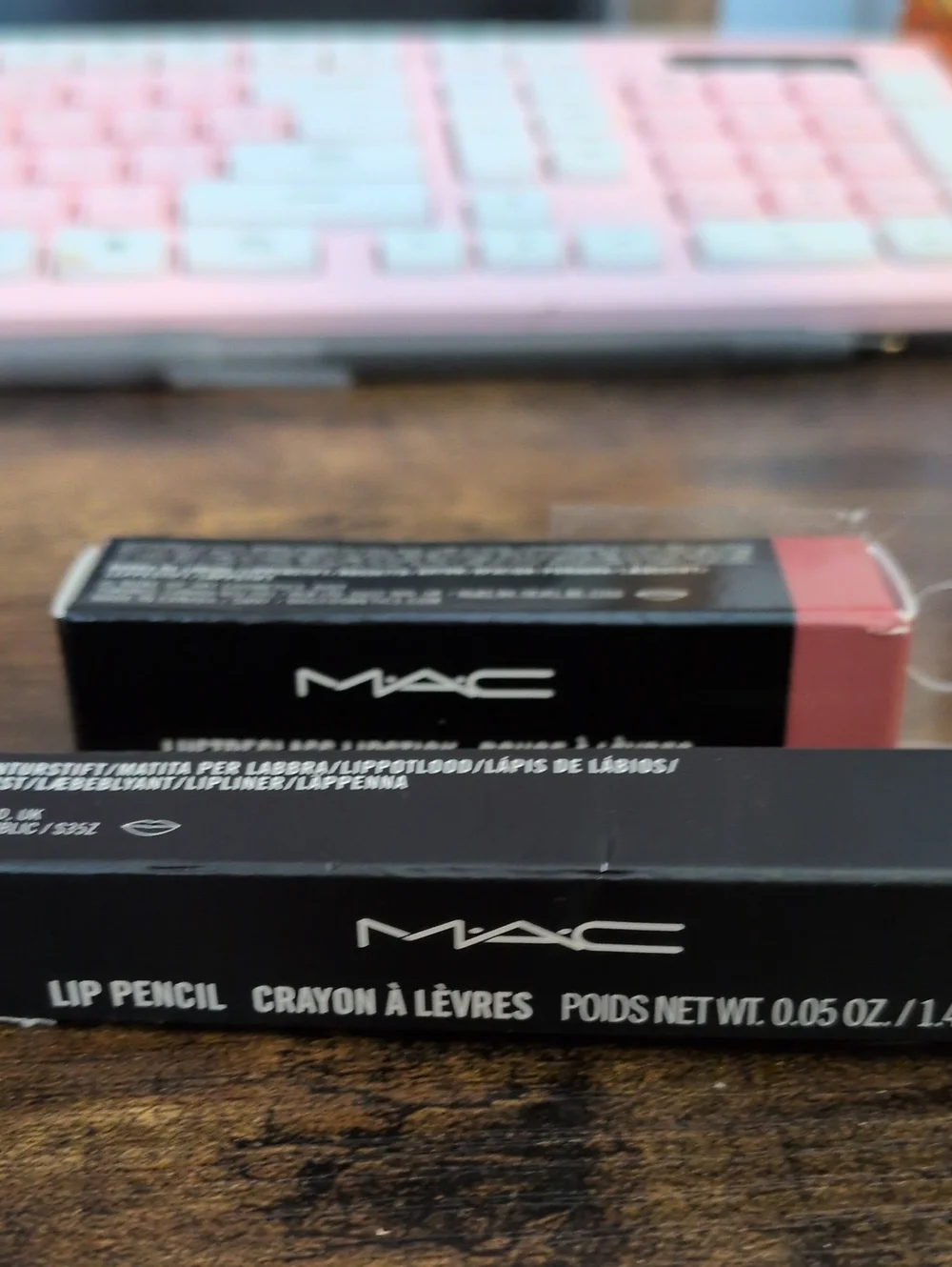 MAC Lip Pencil / Sweet Talk & Lustreglass Lipstick/ Rouge   Thanks It's Mac